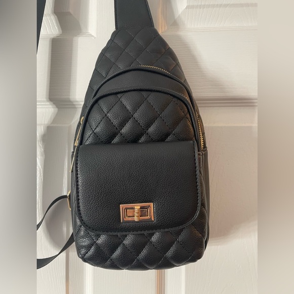 SUGU Quilted Sling Crossbody Bag - Extended Strap for plus size girlies - Picture 3 of 4